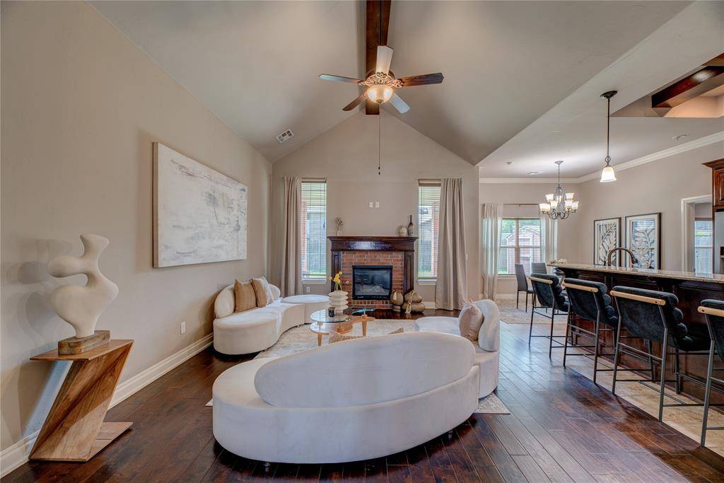 1117 Samantha LN, Moore, OK 73160-8448