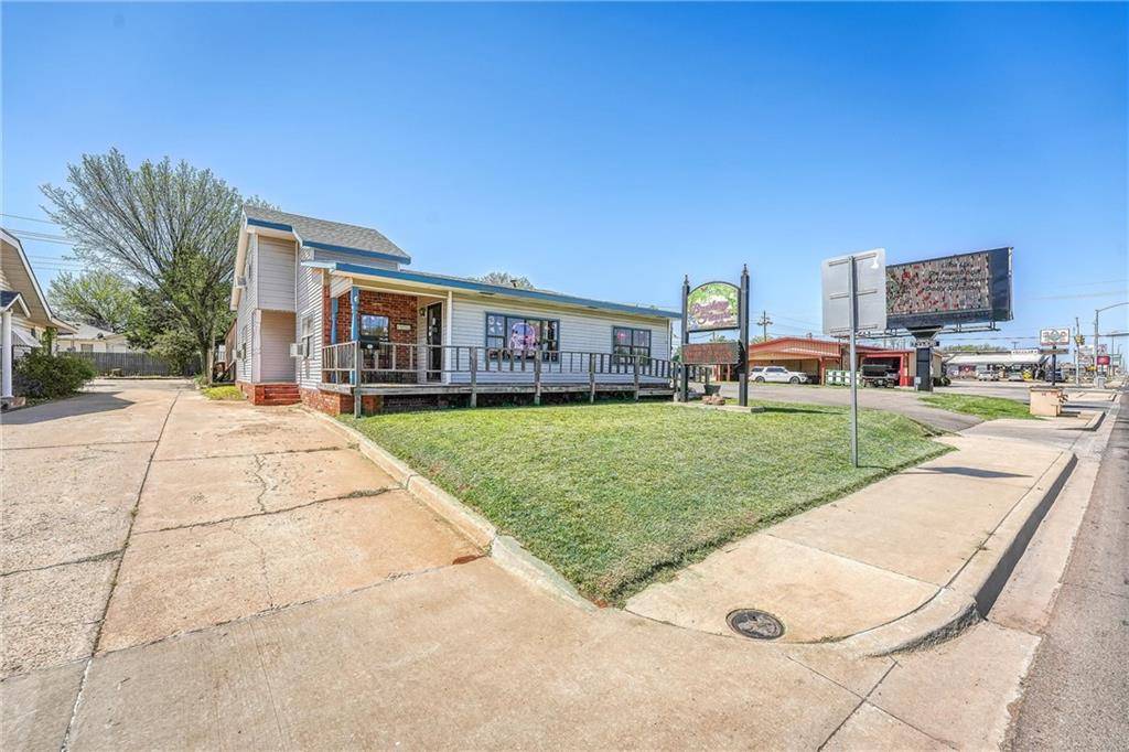 1012 W 3rd ST, Elk City, OK 73644