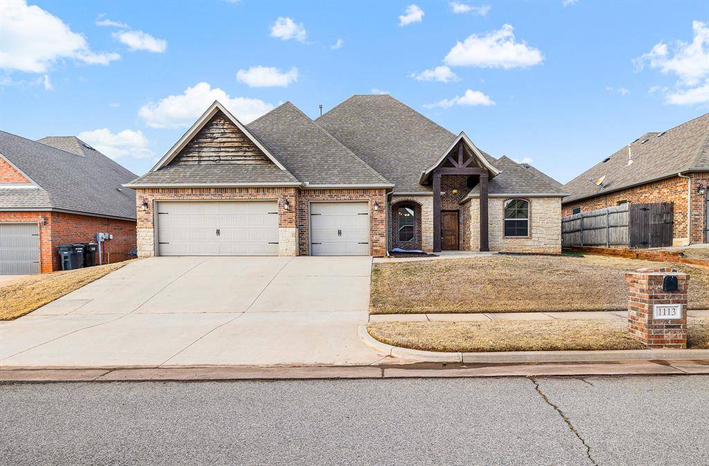 1113 Lindsey LN, Moore, OK 73160