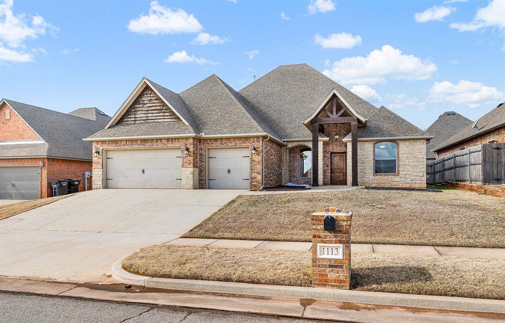 1113 Lindsey LN, Moore, OK 73160