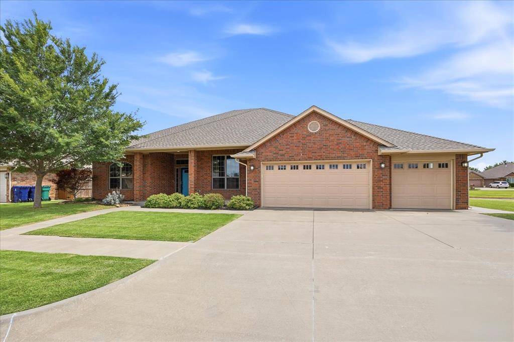 8728 NW 72nd CT, Warr Acres, OK 73132