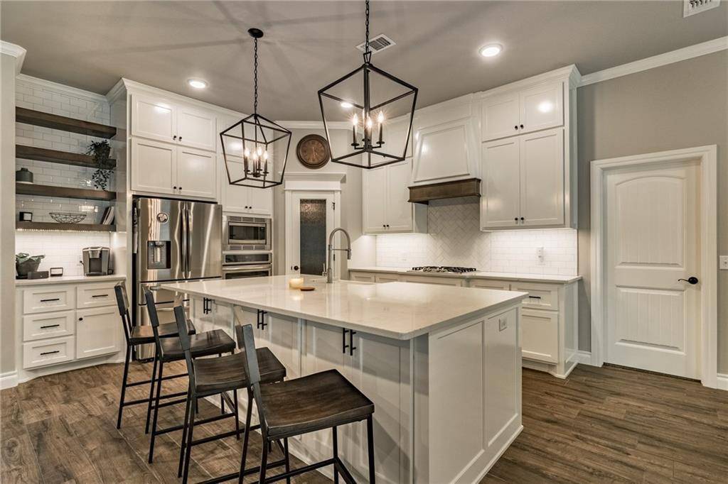 2816 Oak Hill AVE, Edmond, OK 73034