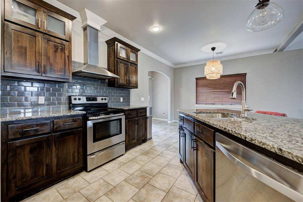 8325 NW 141st CIR, Oklahoma City, OK 73142