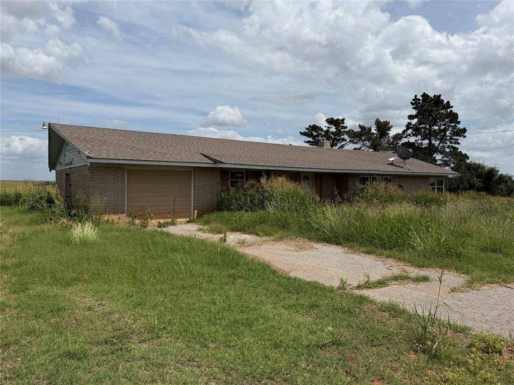 12304 W Highway 54 HWY, Cordell, OK 73632