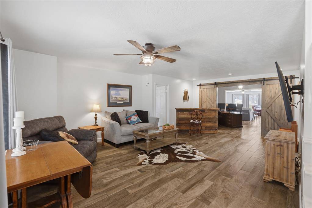 319 E Cedar DR, Tuttle, OK 73089
