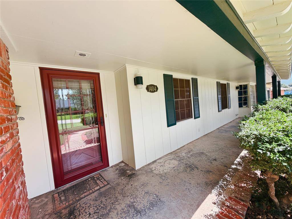 1404 Rinehart DR, El Reno, OK 73036