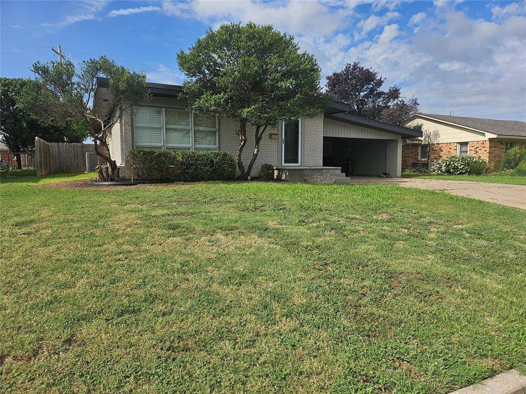 106 Cameron DR, Altus, OK 73521