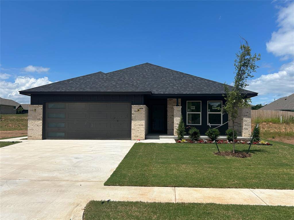1203 Honeysuckle Hollow DR, Noble, OK 73068