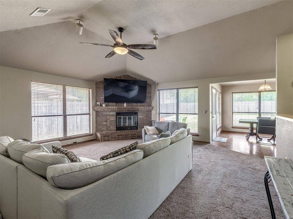1108 Earl A Rodkey DR, Edmond, OK 73003