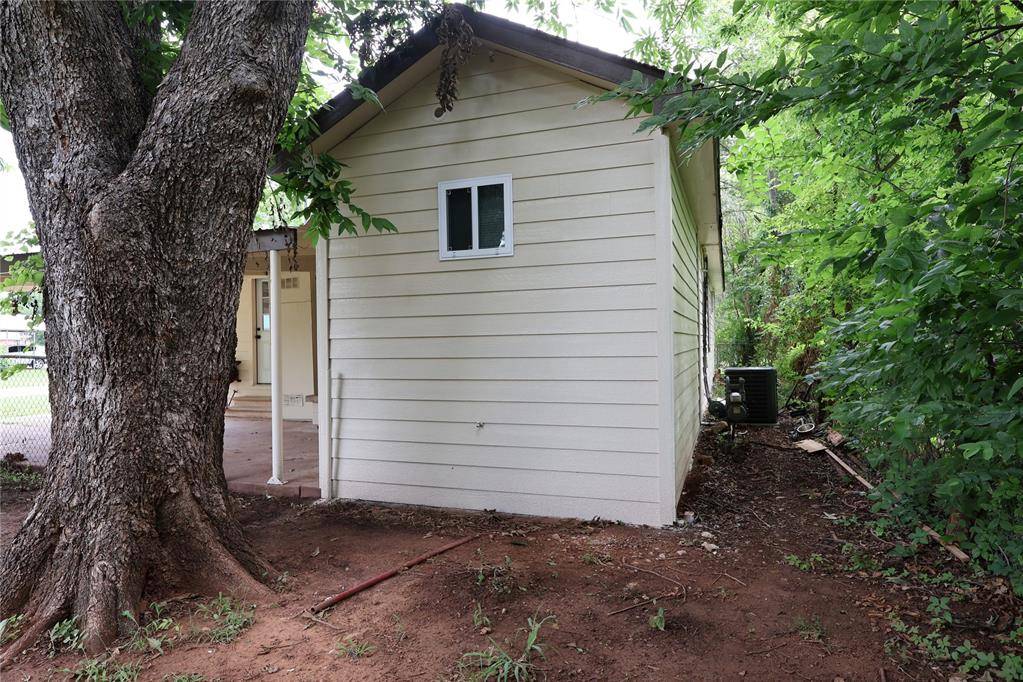 303 E Garvin AVE, Pauls Valley, OK 73075