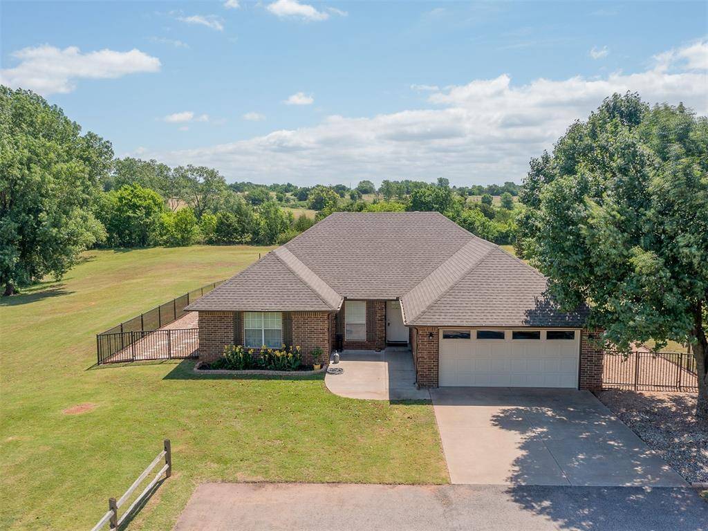 2120 Flamingo Dr, Blanchard, OK 73010