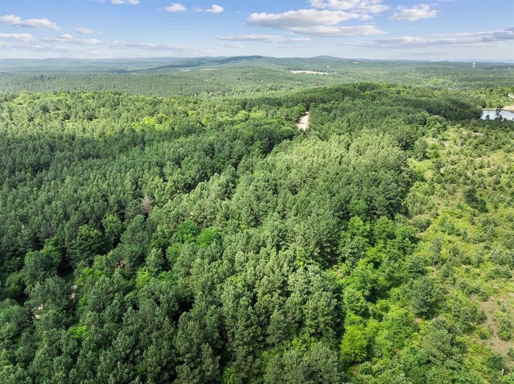 608 Woodsman TRL, Broken Bow, OK 74728