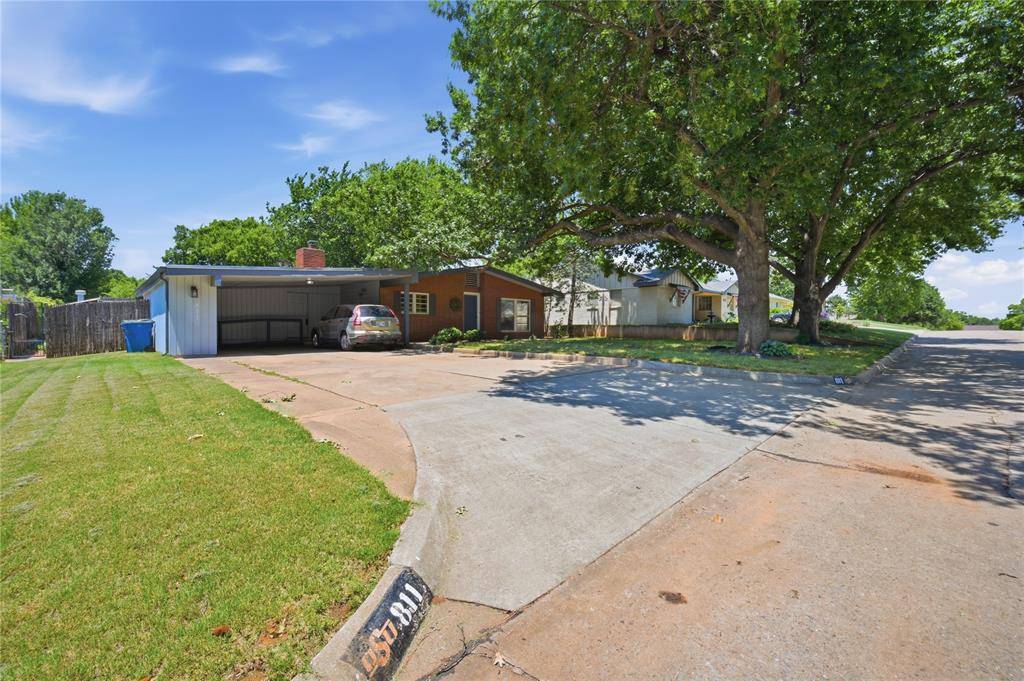 811 Myrtle DR, Edmond, OK 73034