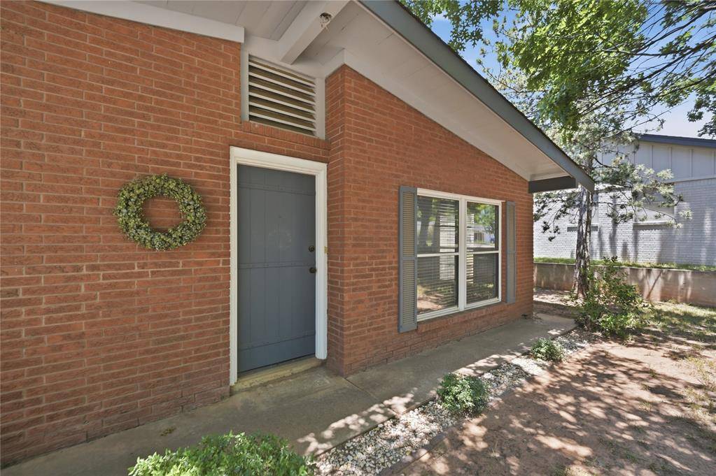 811 Myrtle DR, Edmond, OK 73034