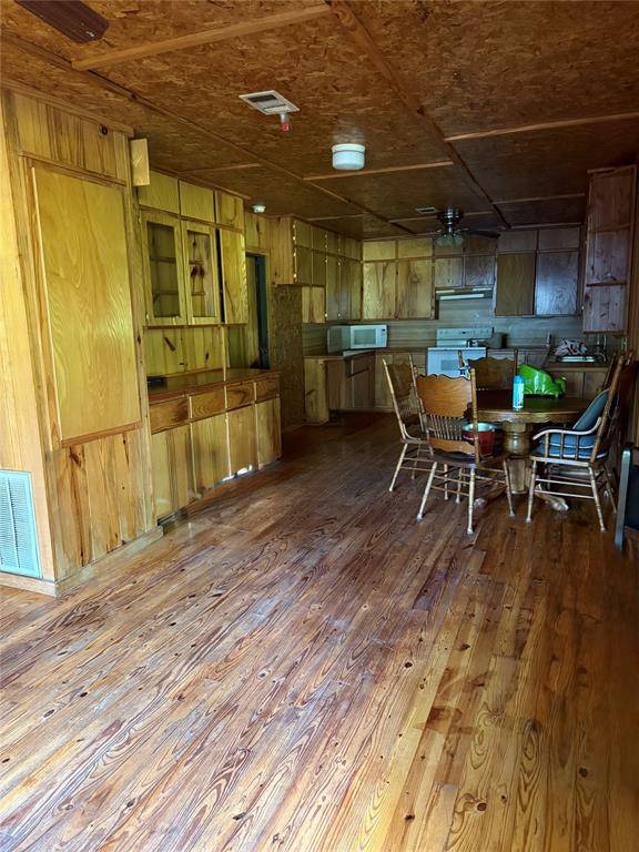 913 W Sherry LN, Broken Bow, OK 74728
