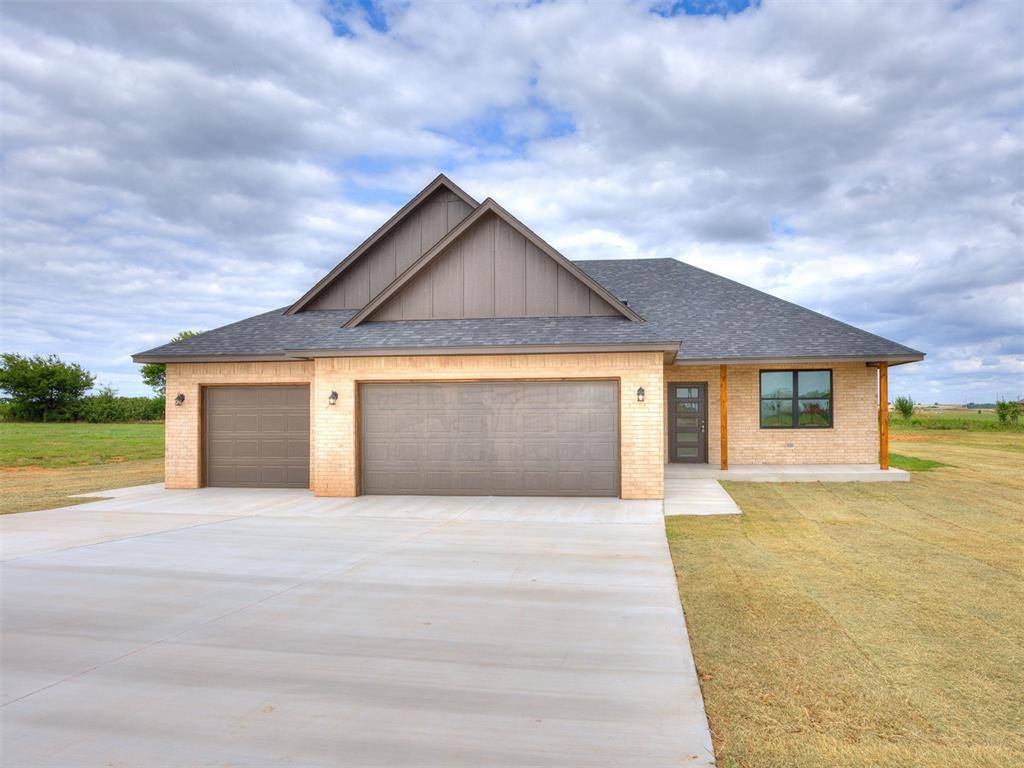 1321 Chisolm Trail LN, Tuttle, OK 73089