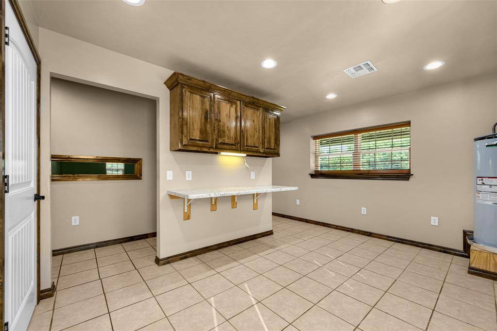 16156 County Road 1250, Binger, OK 73009
