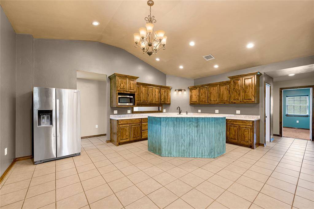 16156 County Road 1250, Binger, OK 73009