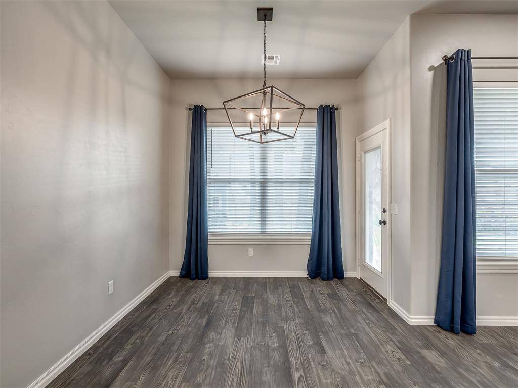 972 Tim Holt DR, Harrah, OK 73045