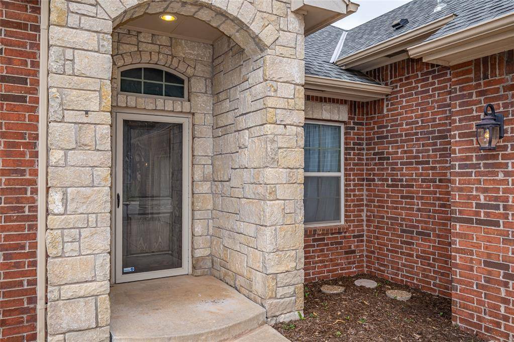 10337 Hawthorn DR, Oklahoma City, OK 73120