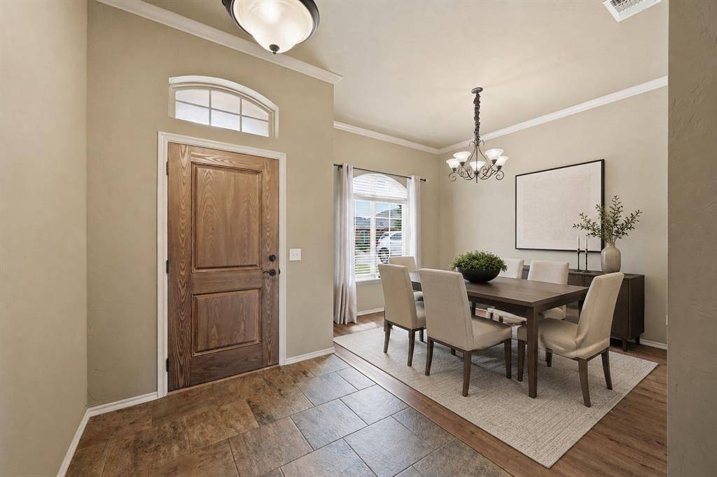 10337 Hawthorn DR, Oklahoma City, OK 73120