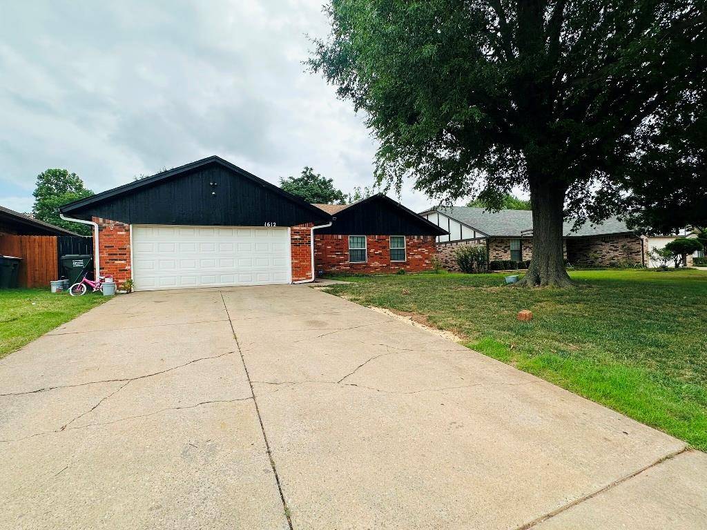 1612 Whispering Creek DR, Edmond, OK 73013