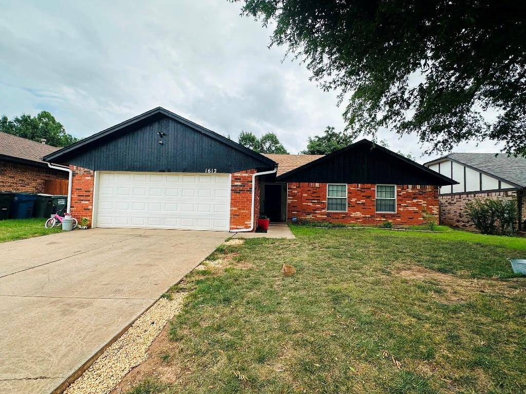 1612 Whispering Creek DR, Edmond, OK 73013