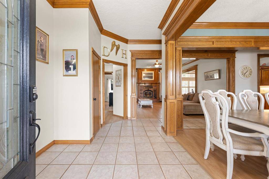 10700 Crystal Creek DR, Mustang, OK 73064