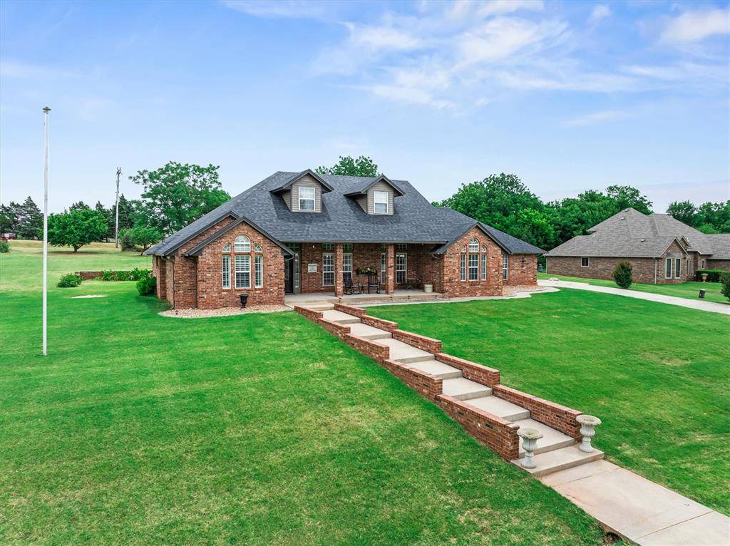 10700 Crystal Creek DR, Mustang, OK 73064