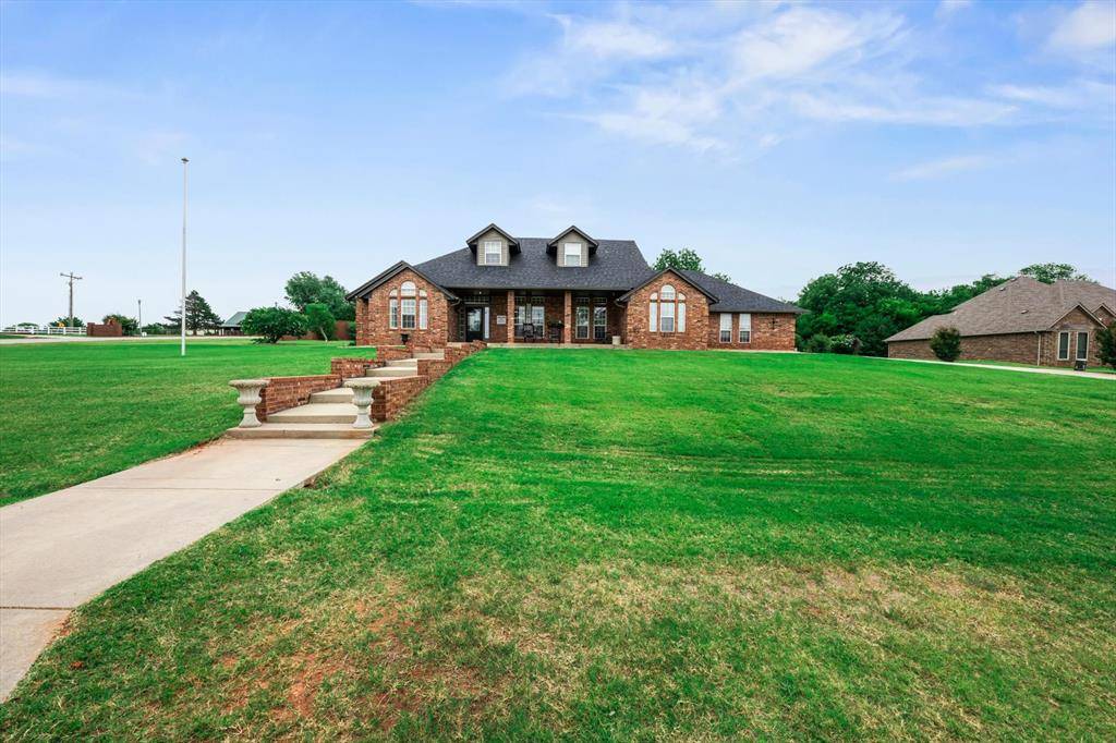 10700 Crystal Creek DR, Mustang, OK 73064