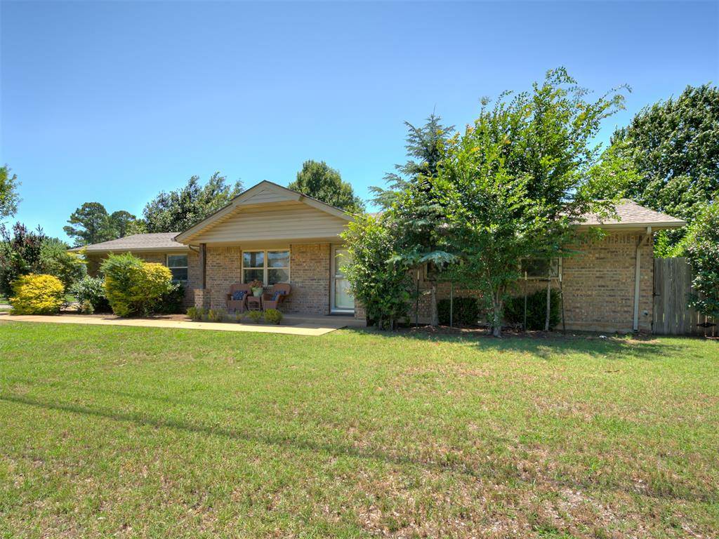 601 SW 9th ST, Moore, OK 73160