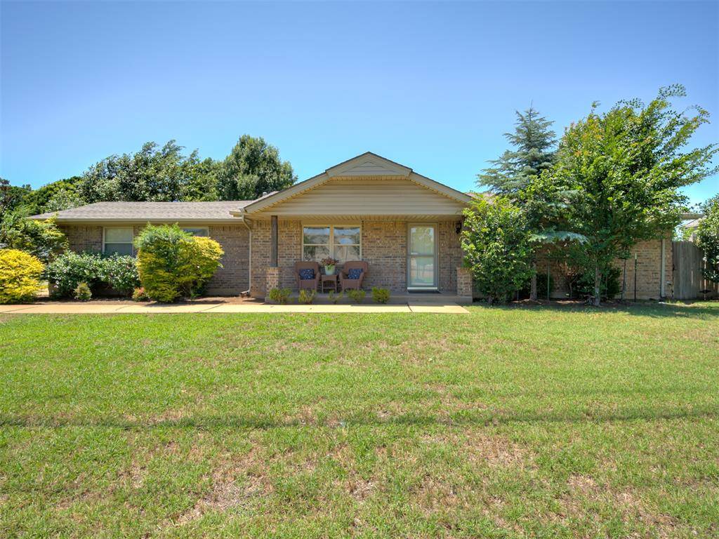 601 SW 9th ST, Moore, OK 73160