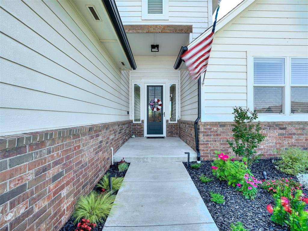 208 Braxton WAY, Yukon, OK 73099