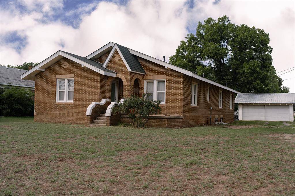 317 W 4th ST, Erick, OK 73645