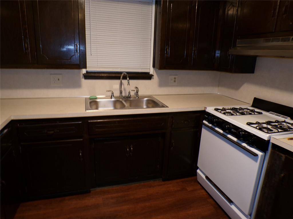 1049 NW 22nd ST, Moore, OK 73160
