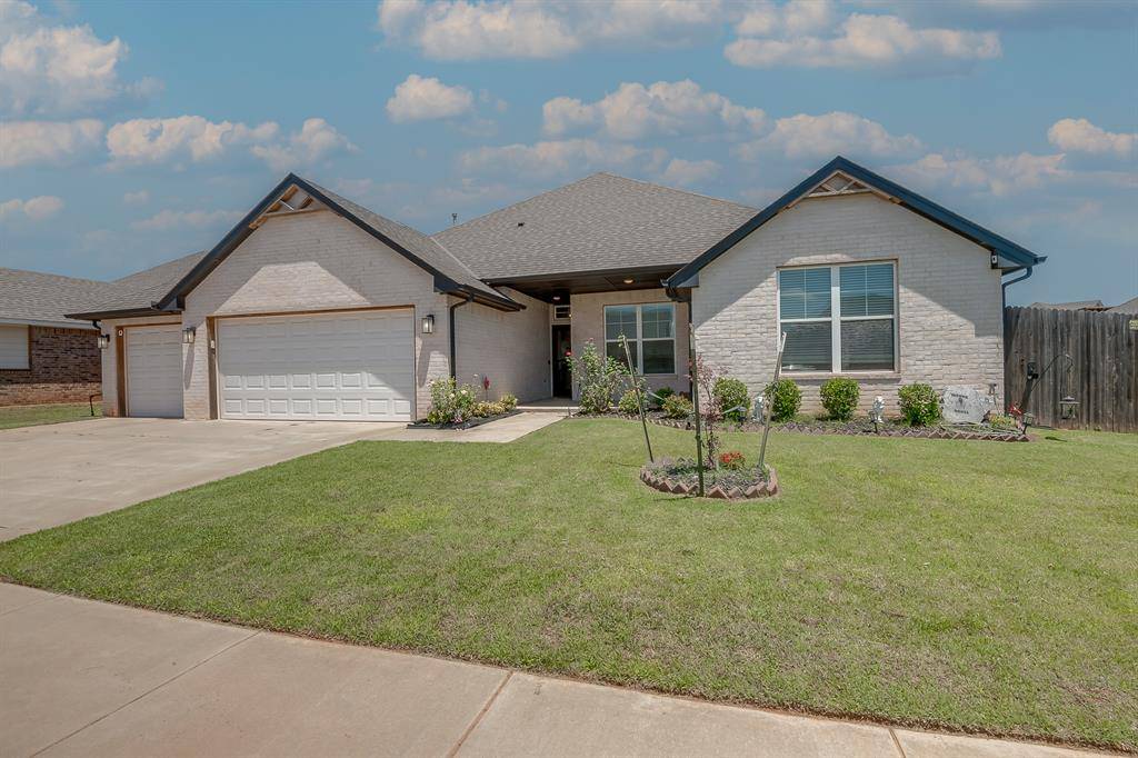 11017 SW 32nd ST, Yukon, OK 73099