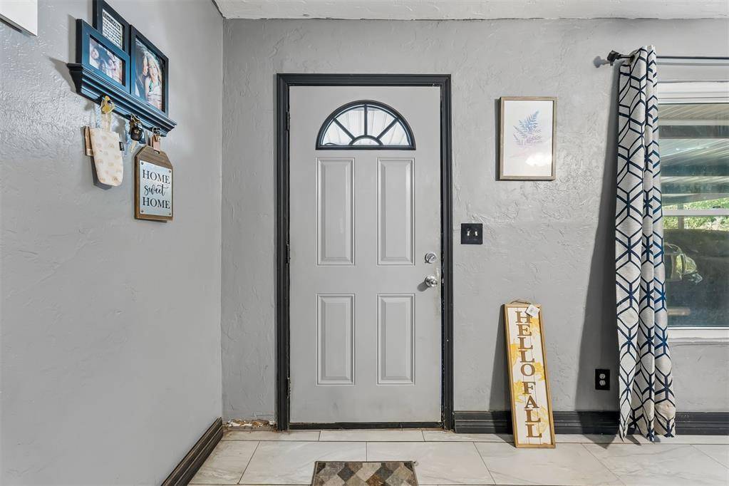 5413 NW 45th ST, Warr Acres, OK 73122
