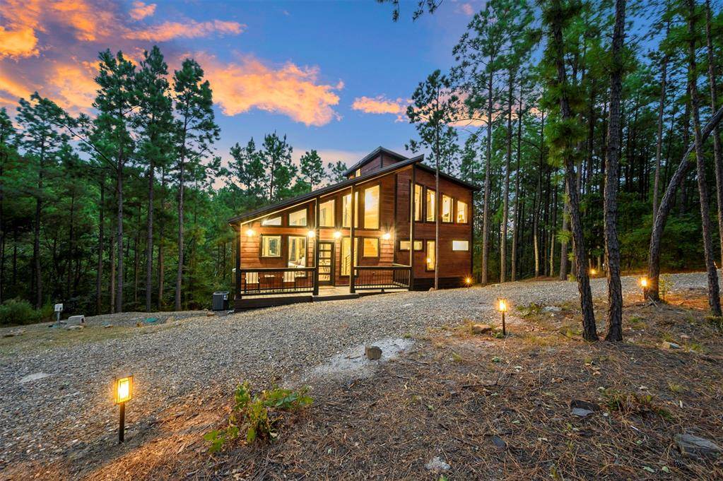 900 Timberline TRL, Broken Bow, OK 74728