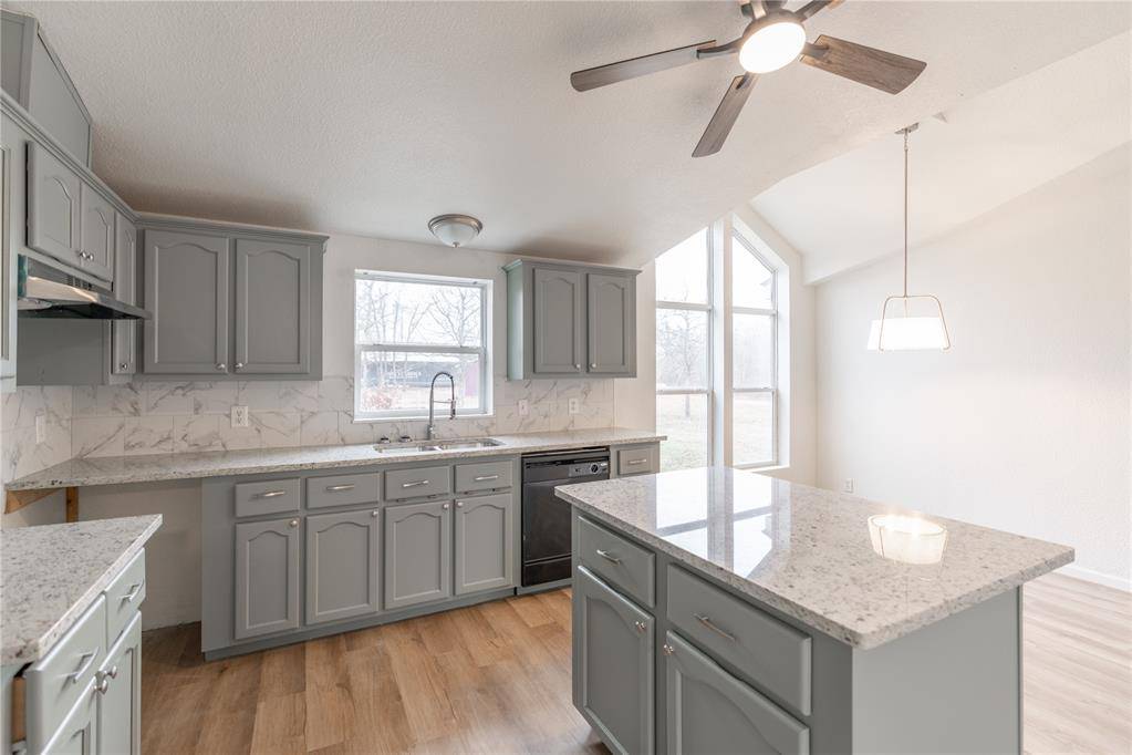 9268 S Ridge DR, Luther, OK 73054