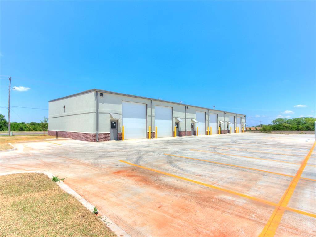 1800 W Tecumseh RD #104, Norman, OK 73069