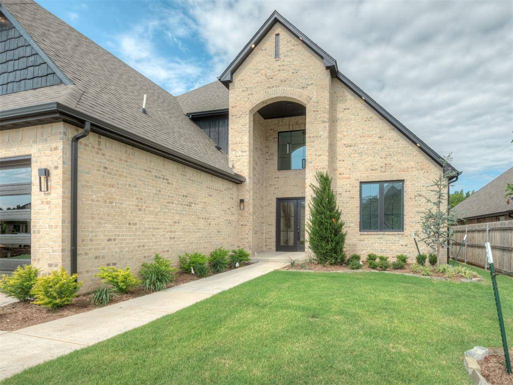 2805 Deer Valley LN, Yukon, OK 73099