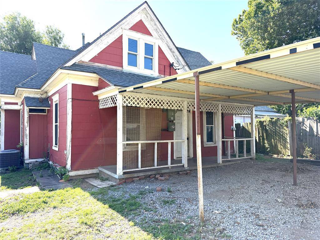 221 N Barker AVE, El Reno, OK 73036