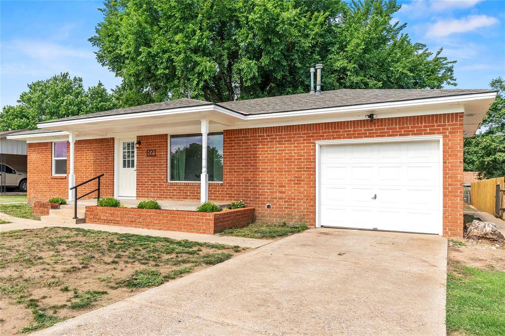 821 N Clarence Nash BLVD, Watonga, OK 73772