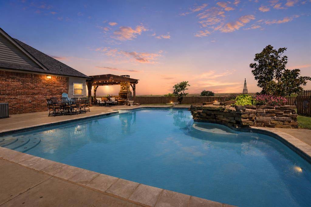 602 Brandley CIR, Okarche, OK 73762