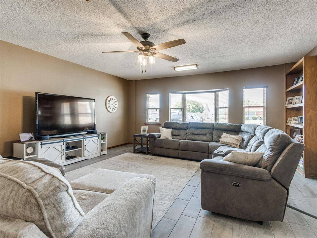 212 Gath DR, Tuttle, OK 73089