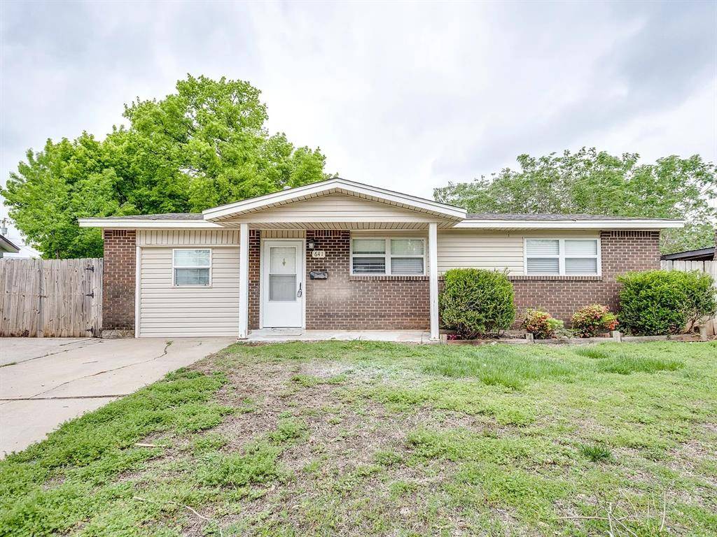 641 SW 15th ST, Moore, OK 73160