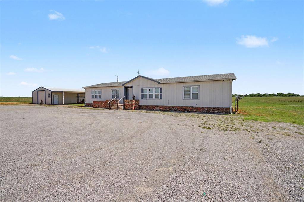 12238 N 1840 RD, Sayre, OK 73662