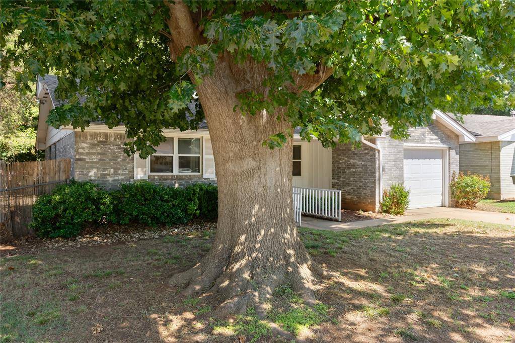 505 Meadow Lake DR, Edmond, OK 73003