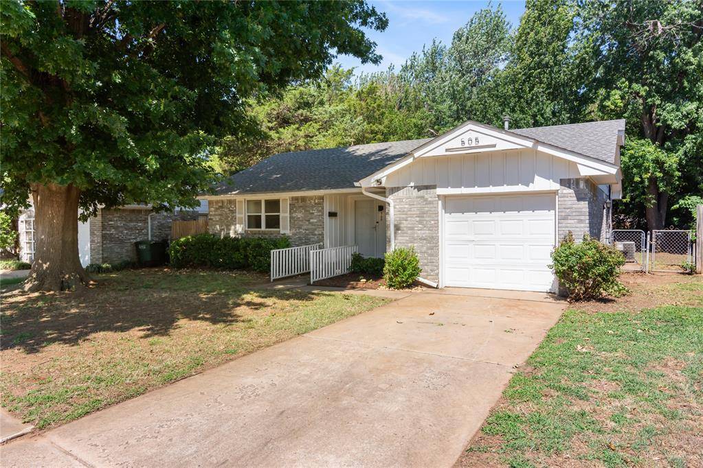 505 Meadow Lake DR, Edmond, OK 73003