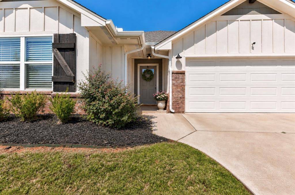 9113 Anaum LN, Yukon, OK 73099